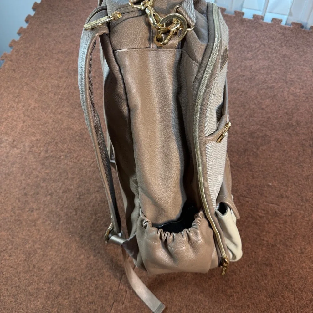Itzy Ritzy Diaper Bag Backpack Taupe Cream Herringbone with Changing Pad